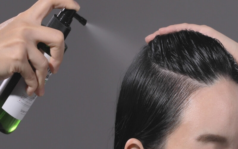 Xịt dưỡng tóc không có tác dụng thay thế các thuốc đặc trị nên tránh tình trạng lạm dụng sản phẩm.