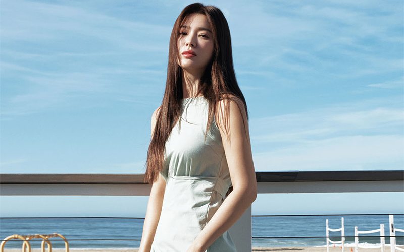 Song Hye Kyo dịu dàng với mái tóc dài suôn thẳng