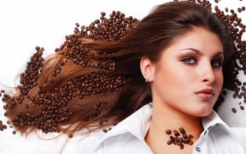 Thành phần chủ yếu của cà phê chính là chất caffein, có tác dụng rất tốt cho da đầu