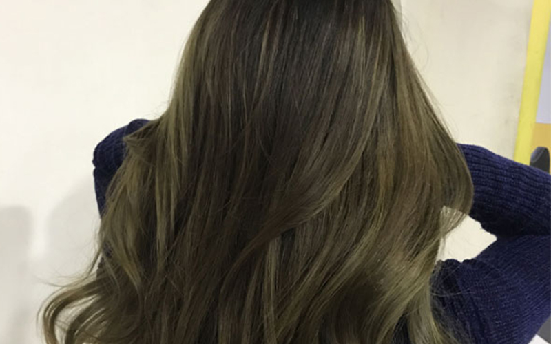 Mái tóc dài màu nâu rêu truyền thống