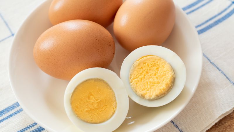 Những lưu ý khi ăn trứng luộc giảm cân